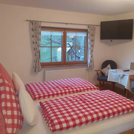 Scheuerbichl Farm stay *
